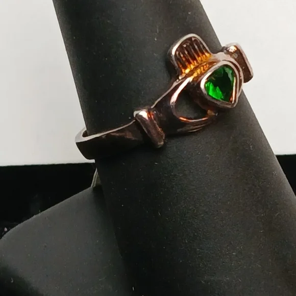 Green Heart Claddagh-Style Women's Ring - Rose Gold Sterling Silver - Picture 7 of 12